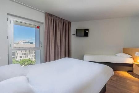 b&b hôTel Marseille Euromed - 4