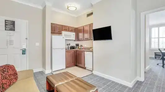 Staybridge Suites Savannah Historic District, an IHG - 81