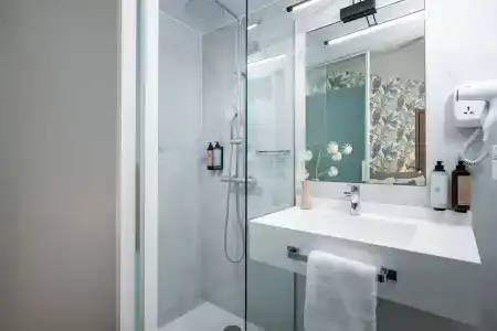 Urban Nest - Suites & - 43