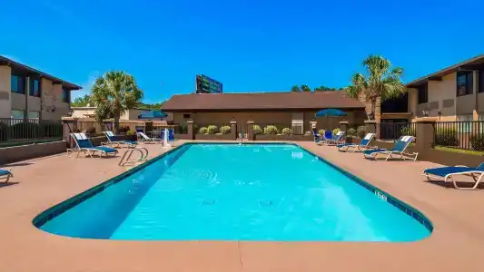 Best Western Riverside Inn - 17