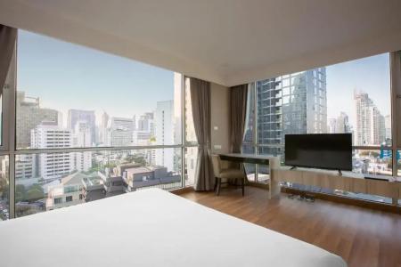 Adelphi Suites Bangkok - Sha Extra Plus - 100