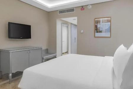 Hilton Alexandria Corniche - 80