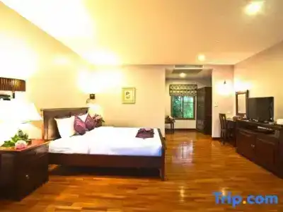 Phuwanalee - 120