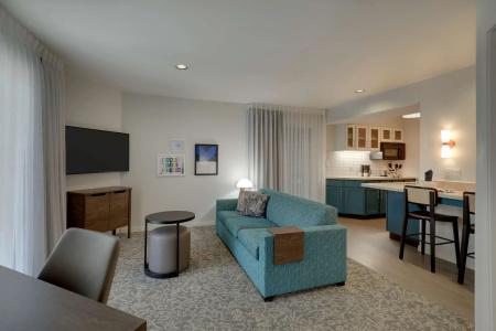 Staybridge Suites - 23