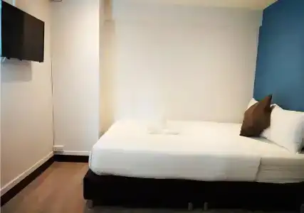 Sleep With Me Bangkok - Bts Phra Khanong - 2