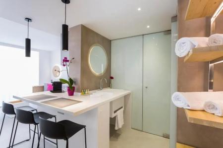 One Ibiza Suites - 32
