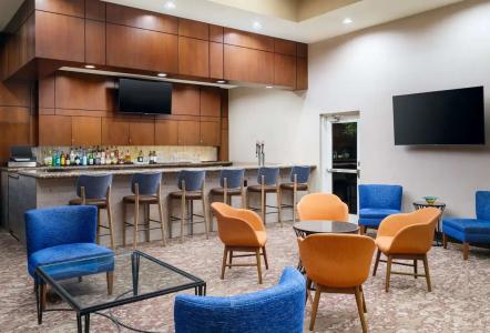 Hilton Garden Inn Airport - 20