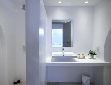 Aurora Luxury Suites - 1