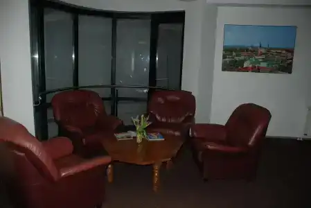 Center - 11