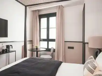 Maisons du Monde Hôtel & Suites - La Rochelle Vieux Port - 53