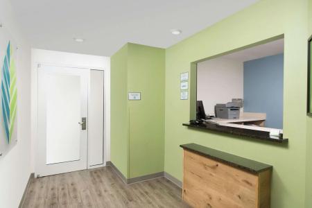 WoodSpring Suites - 1