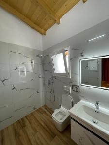Rias Penthouse Suites - 167