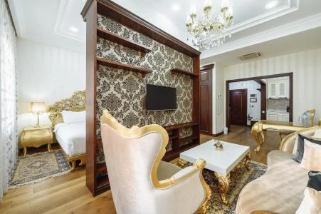 Royal Residence - 296