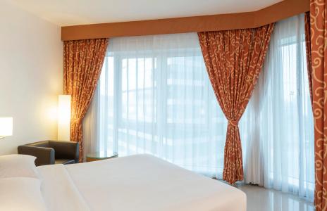 Four Points by Sheraton Downtown Dubai - 21
