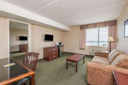 Super 8 by Wyndham - 0