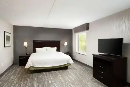 Hampton Inn & Suites by Hilton - 39