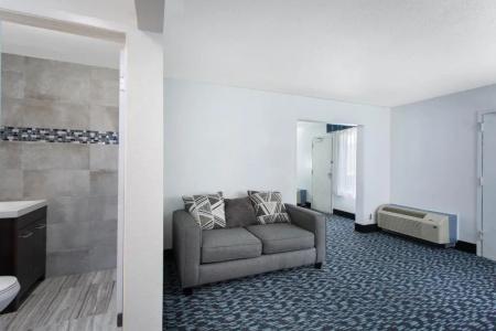 Baymont by Wyndham Charlotte University - 41