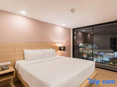 New Square Patong - Sha - 40