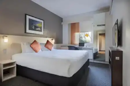 ibis Ellerslie - 38