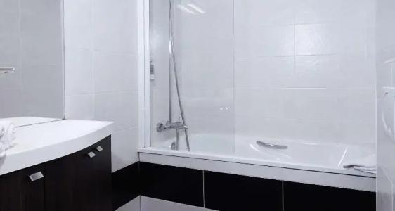 Best Western Le Cheval Blanc -Centre- Vieux Port - 64