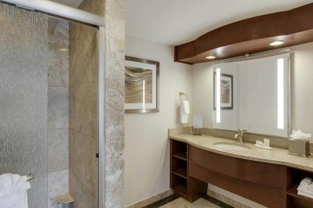 Courtyard by Marriott Boston Logan Airport - 35
