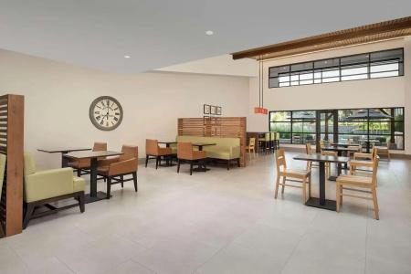 Country Inn & Suites by Radisson, Seattle-Tacoma International Airport, WA - 34