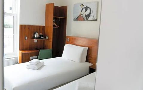 Chelsea Guest House - 24
