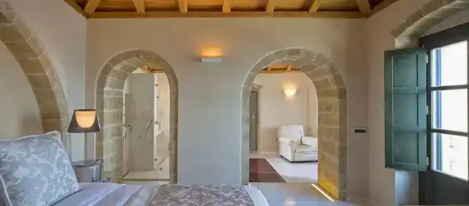 Moni Emvasis Luxury Suites - 92