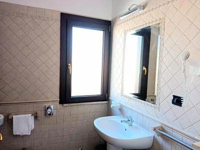 Riviera Airport, Sure Hotel Collection by Best Western - 9