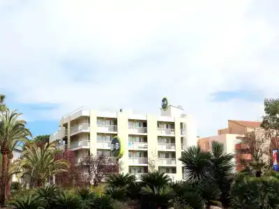 b&b hôTel Hyeres - 16