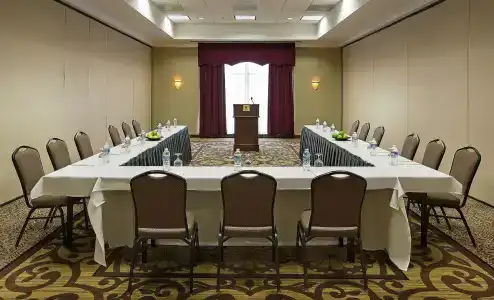 DoubleTree by Hilton Charlotte Airport - 16