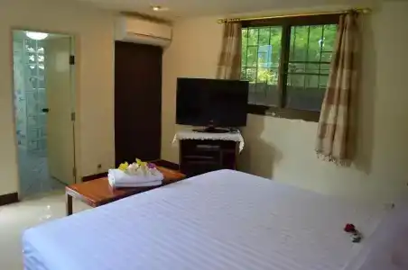 Home Stay Stc Bed And Breakfast - 39