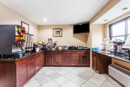 Microtel Inn by Wyndham - 41