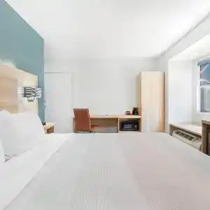 Microtel Inn by Wyndham - 27