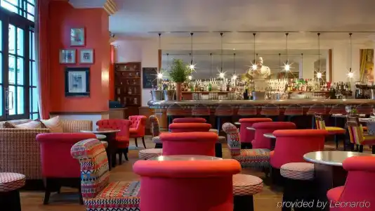 Charlotte Street, Firmdales - 16