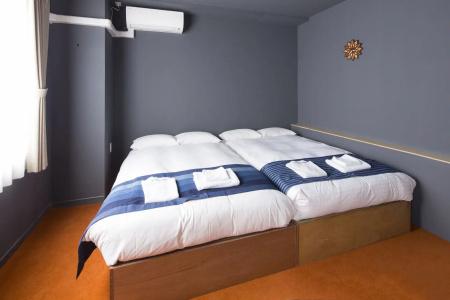 Turn Table - 4