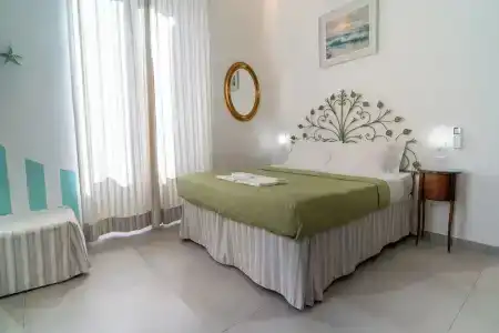 Teresa Rooms & Suites - 35