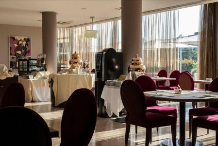 Pisa Tower Plaza - 29