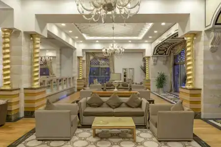 Royal Holiday Palace - 2