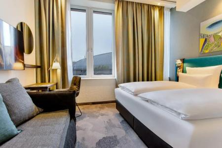 Motel One Wiesbaden - 1