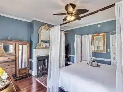 Bijou Boutique Inn - 4
