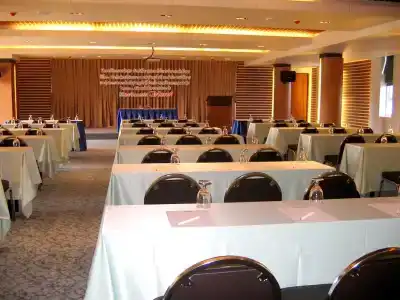 Al's Resort - 21
