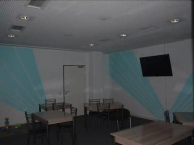 Low Budget Hostel - 12