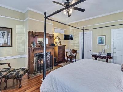 Bijou Boutique Inn - 5