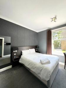 Murrayfield Park - 20