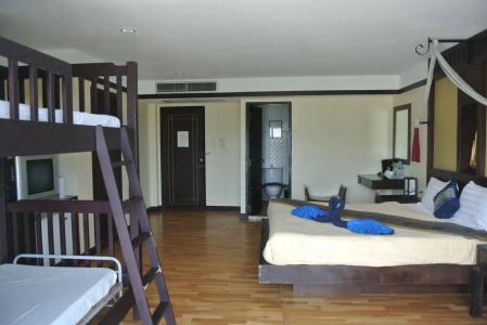 OYO 255 The Ocean Patong - 36