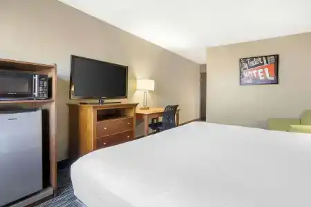 Best Western Mccarran Inn - 49