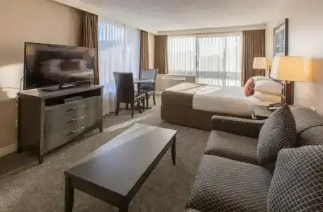 The Embassy Inn - 33