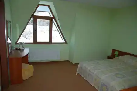 Семеен хотел Кристал - 4