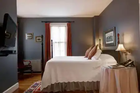 200 South Street Inn - 69